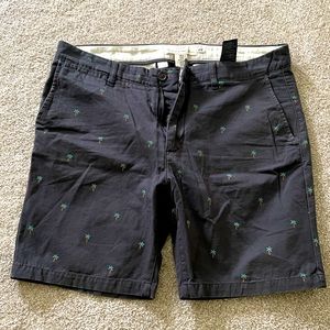 Men’s 100% cotton blue short w/palm tree print size 34